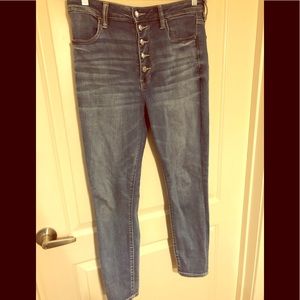 American Eagle High Rise Jegging w/ Buttons EUC